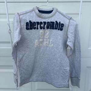 Vintage Kids Abercrombie & Fitch Gray Crewneck Spell Out Logo Shirt